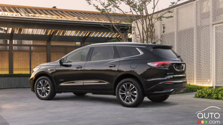 2022 Buick Enclave, three-quarters rear